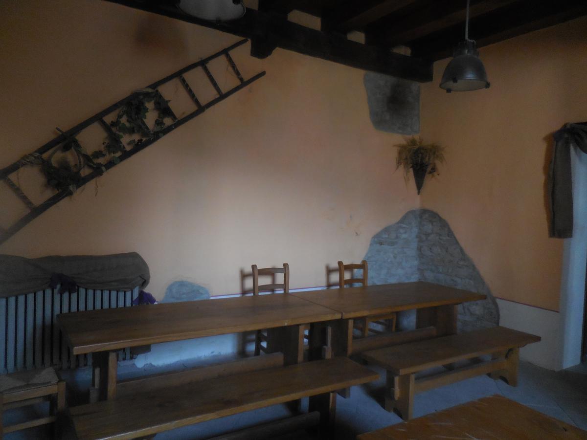 Ostello Podesteria Di GombolaPolinago エクステリア 写真
