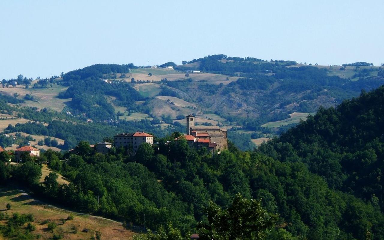 Ostello Podesteria Di GombolaPolinago エクステリア 写真